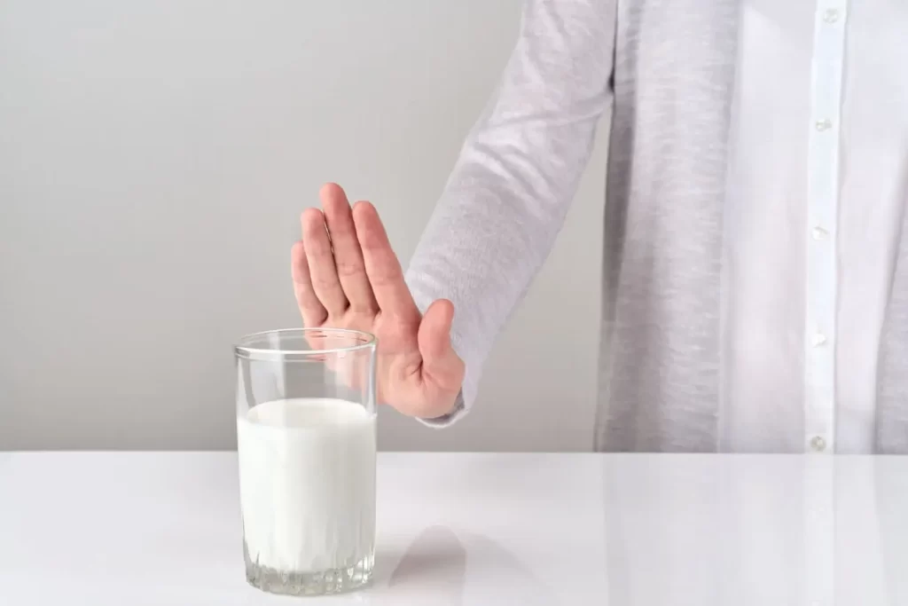 how is cow's milk allergy vs lactose intolerance
