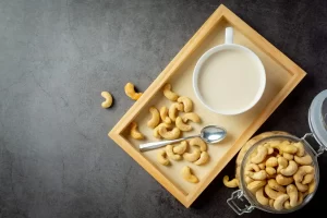 is cashew milk safe to consume for breastfeeding moms?